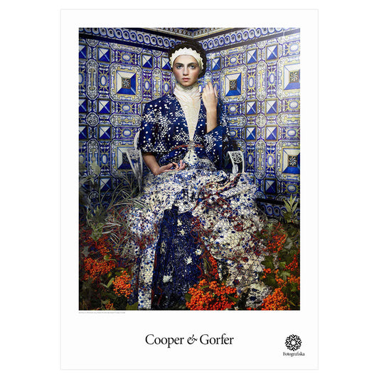 Cooper & Gorfer | "Marilina in a Tiled Room" | Fotografiska Poster